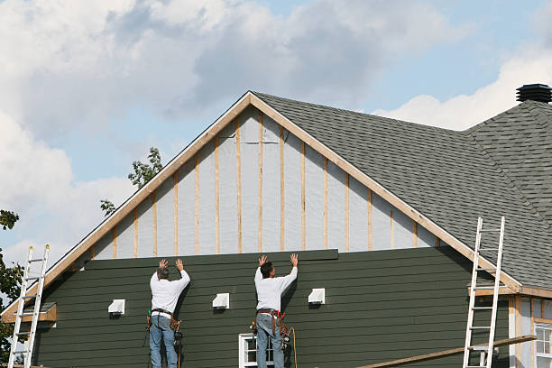 Professional Siding Contractor technician working in Farmersville, OH
